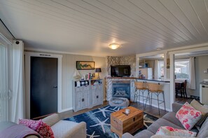 Télévision, cheminée