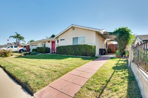Exterior - Cozy Simi Valley Studio < 10 Mi to Hiking & Golf (Simi Valley)