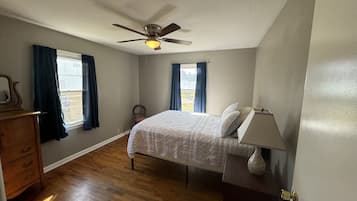 3 bedrooms, free WiFi, bed sheets