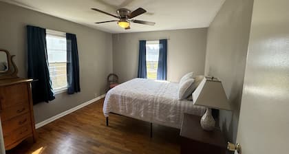 Cozy, Clean & Pet-Friendly – Near Kirksville High