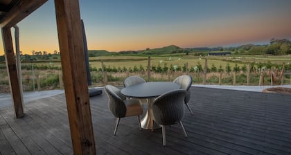 Holiday Bliss - The Kiwi Suite