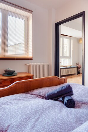 2 bedrooms, iron/ironing board, WiFi, bed sheets - Promenada Old Town (București)