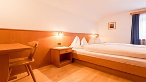 3 bedrooms, free WiFi, bed sheets - 198A Apartments Villa Alpina (Santa Cristina Valgardena)