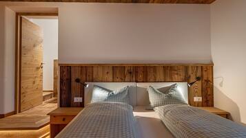 3 Schlafzimmer, Reisekinderbett, kostenloses WLAN, Bettwäsche