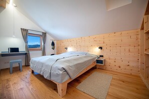 2 Schlafzimmer, Reisekinderbett, kostenloses WLAN, Bettwäsche