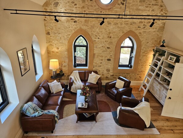 Fireplace, books, stereo