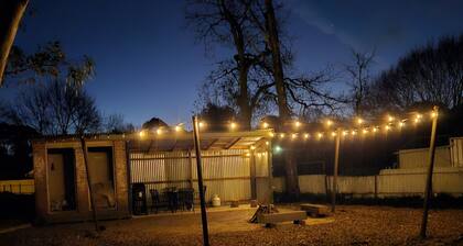 Romantic 1bed/1bath self-cont. apart. for 2 Adelaide Hills, wineries & Hahndorf.