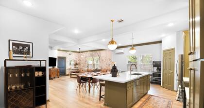 7BR 7BA Gated Luxury