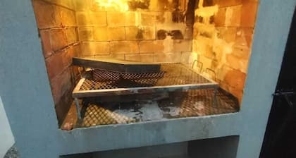 Ubicada EN UN Barrio Tranquilo , Cerca DE LA Universidad, LA Escuela DE Musica