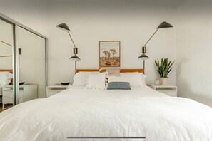 1 bedroom, desk, iron/ironing board, travel cot - Lux PGA West Room+Private Bath+Enjoy Gated Upscale Community (La Quinta)