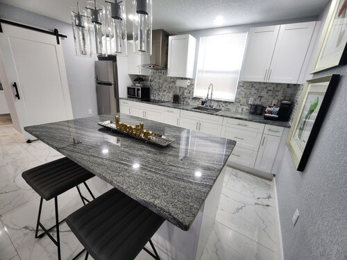 Hard Rock Casino Mimi's Ste. K4