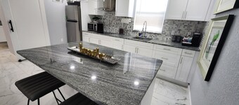 Hard Rock Casino Mimi's Ste. K4