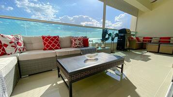 Apartment, 2 Bedrooms, Accessible, Balcony | Interior