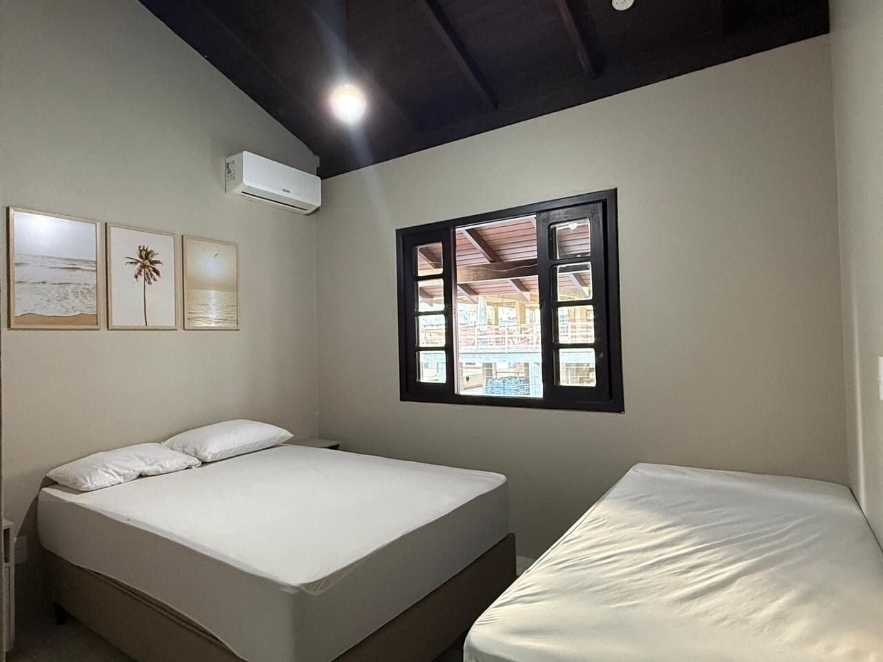 Studio Basic | Tirai kedap cahaya, setrika/meja setrika, Wi-Fi gratis, dan seprai linen