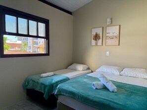 Economy Studio | Blackout drapes, iron/ironing board, free WiFi, bed sheets - Ancoragem (Bombinhas)