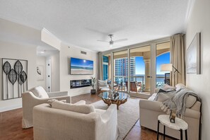 TV, fireplace