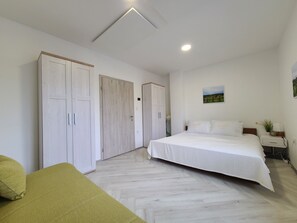 2 slaapkamers, een strijkplank/strijkijzer, gratis wifi, beddengoed