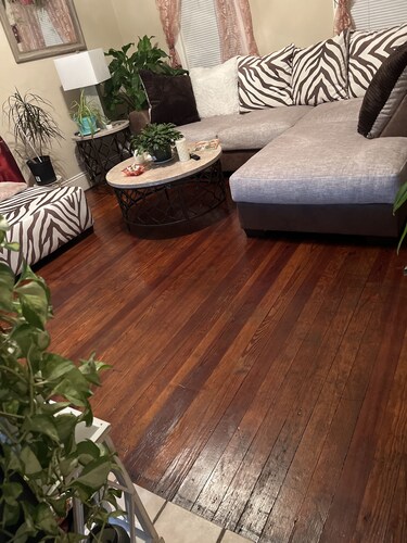 Historical section of Chesapeake. Propertie nice and groomed quiet neighborhood.