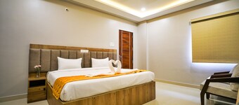 Hotel Ceasta, Next US Consulate Hyderabad, Gachibowli