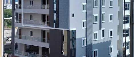 In-room safe, blackout curtains, free WiFi, bed sheets