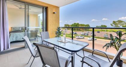 This apartment is a 1 bedroom(s), 1 bathrooms, located in Darwin City, NT.