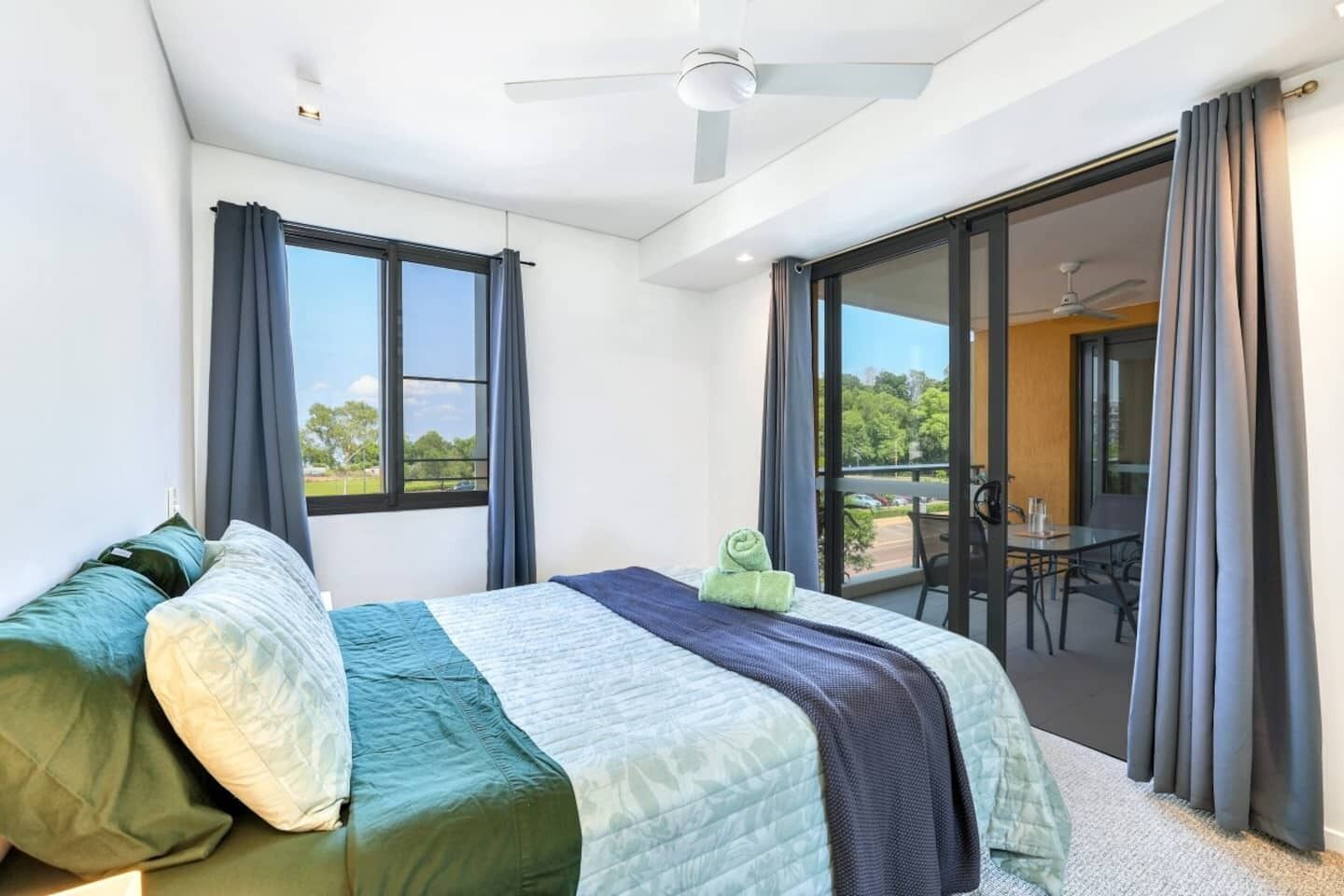 2 Schlafzimmer, Bügeleisen/Bügelbrett, Bettwäsche