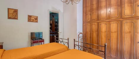 2 bedrooms, bed sheets
