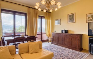 TV - 2 bedroom beautiful apartment in Stresa (Stresa)