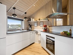 Fridge, dishwasher, cookware/dishes/utensils