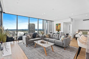 Premium-Apartment, 3 Schlafzimmer | Individuell dekoriert, individuell eingerichtet, Bügeleisen/Bügelbrett