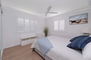 4 dormitorios, tabla de planchar con plancha, wifi gratis y ropa de cama