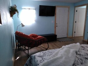 1 bedroom, desk, free WiFi, bed sheets