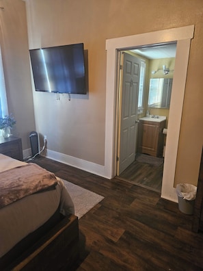 1 bedroom, iron/ironing board, WiFi, bed sheets