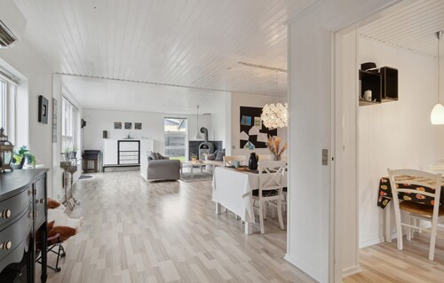Cozy home in Skagen with kitchen