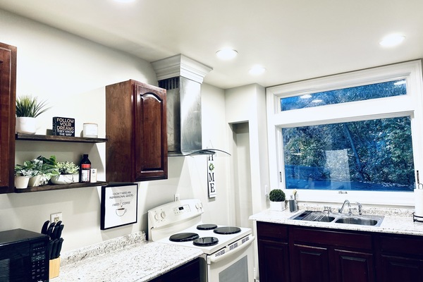 Refrigerador, microondas, horno, placa de cocina