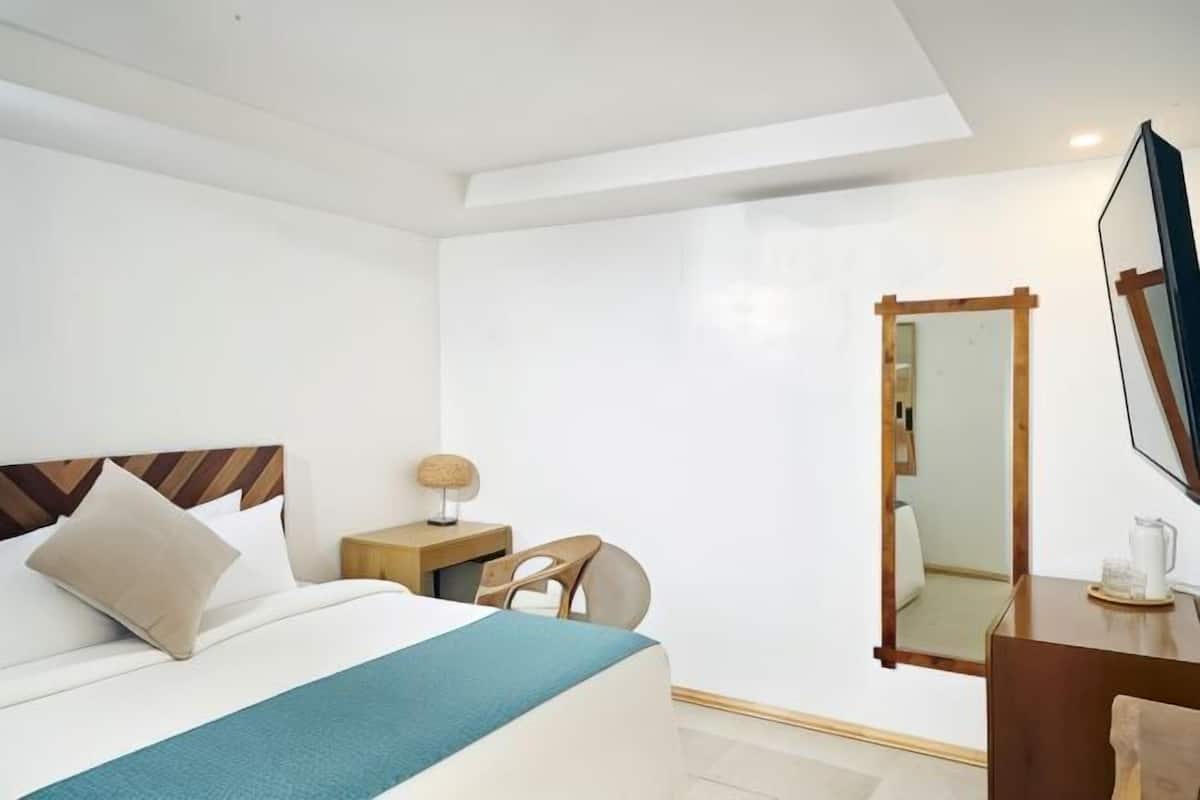 1 bedroom, minibar, WiFi (free), bed sheets
