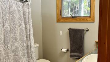 Towels, soap, shampoo, toilet paper