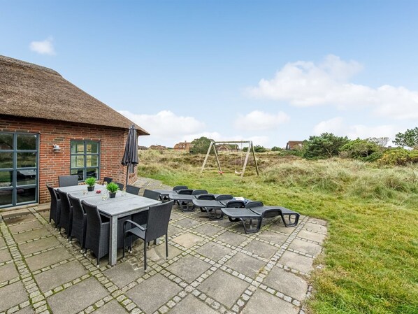 Outdoor dining - "Axeline" - 300m from the sea by Interhome (Blåvand)