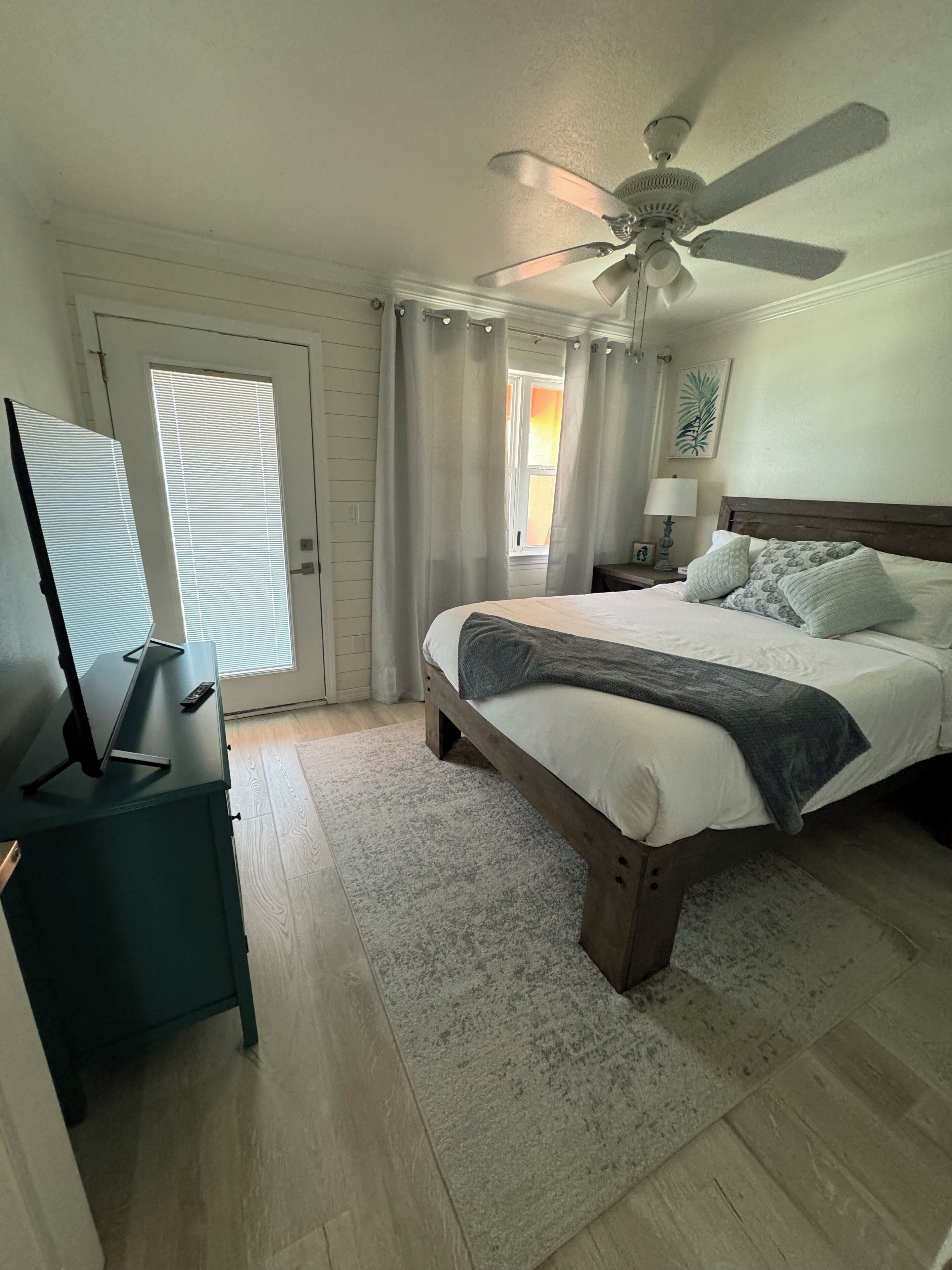 3 habitaciones, tabla de planchar con plancha y wifi gratis 