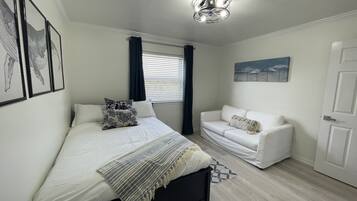 3 bedrooms, iron/ironing board, free WiFi, bed sheets