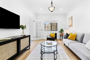 45-Zoll-Smart-TV mit Kabelempfang