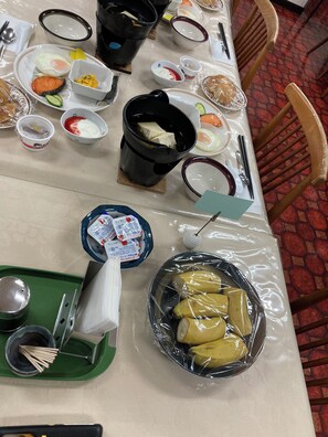 Sarapan masakan tempatan setiap hari dengan fi 