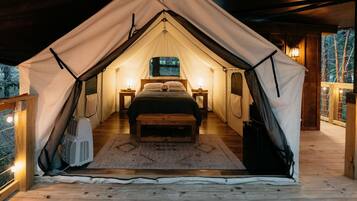 1 bedroom, bed sheets