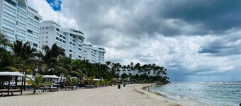 Cozy Oceanview+Pool+Gym+Airport 20 minutes Apartment