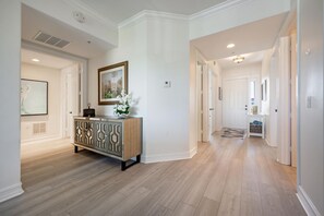 Interior - Newly Renovated Large Penthouse in heart of Olde Naples, open for 2024 (naples)