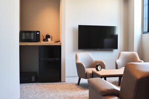 Deluxe Family Force, Non Smoking | Down comforters, free rollaway beds, free WiFi, bed sheets - GEMS YUFUIN (Yufu)