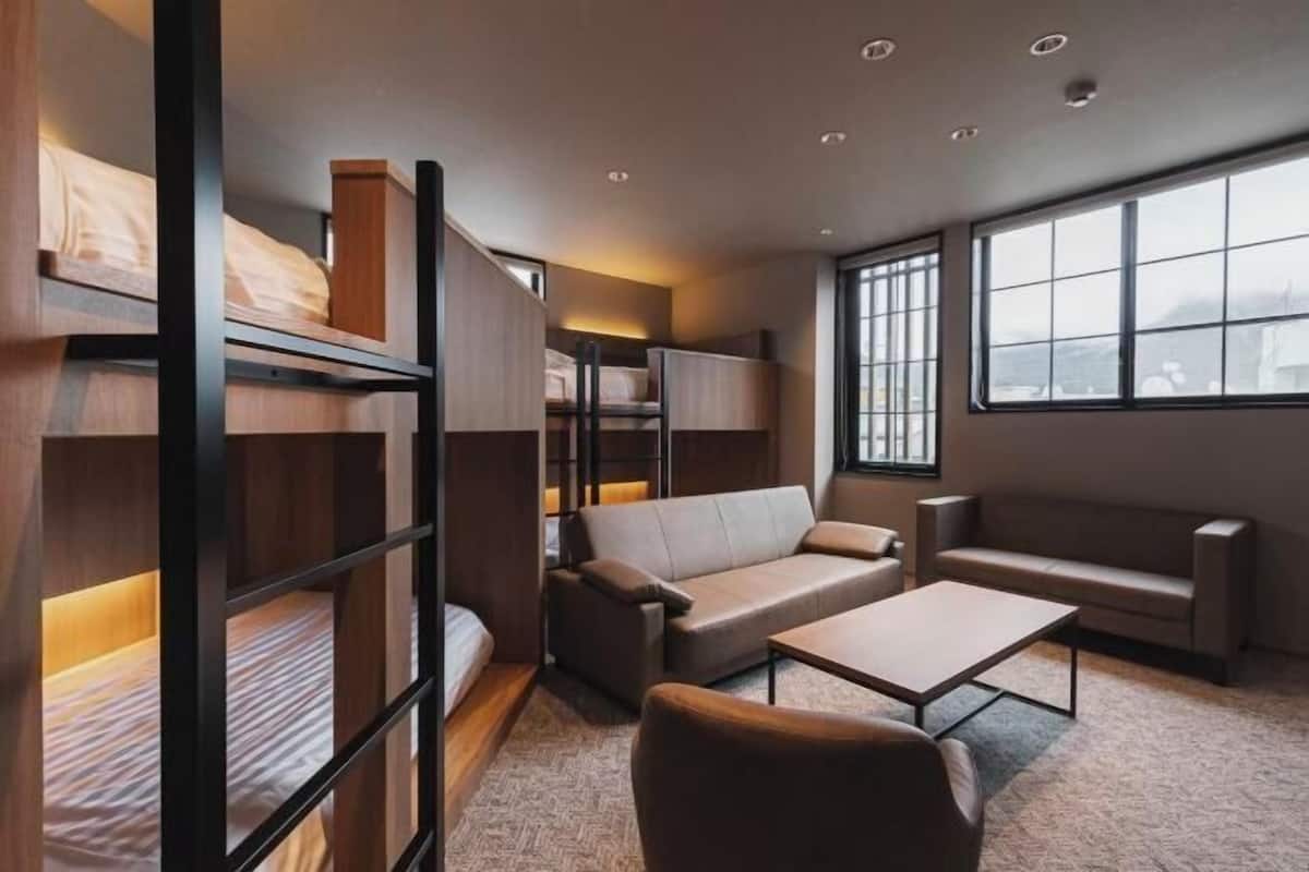 Daunenbettdecken, kostenlose Zustellbetten, kostenloses WLAN, Bettwäsche