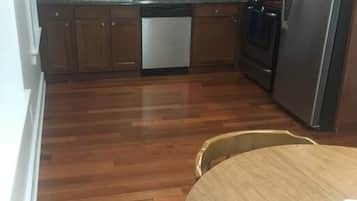 Fridge, microwave, dishwasher, coffee/tea maker
