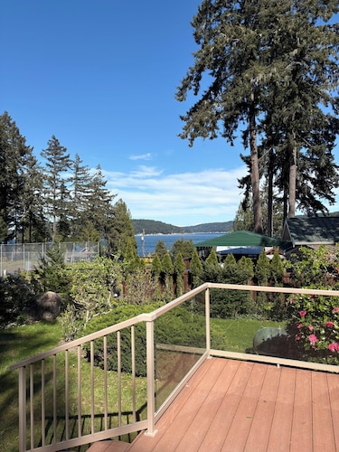Scenic View Cabin Near Alderbrook Resort