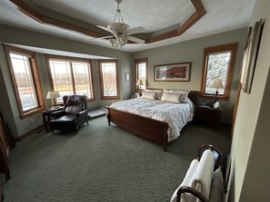 5 soverom, skrivebord, strykejern/-brett og wi-fi (inkludert)